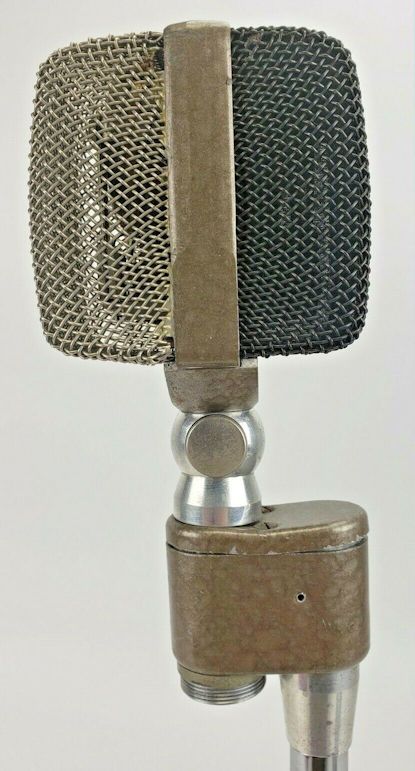 AKG D20